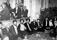 به من گفت: زن و فرزند را رها کن، بیا دنبال مبارزه برویم!