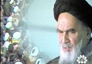 در زمان مشکلات مردم در صحنه باشند و فعالیت کنند