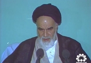 آن که با یک زندگی متوسط ساخته است، از جنگ نمی‌ترسد