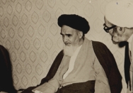 ایستاده در برابر خود