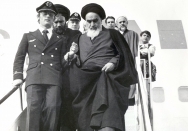 بازگشت امام به میهن پس از تبعید در ۱۲ بهمن ۵۷