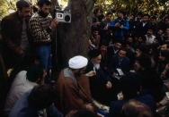 سخنرانی در جمع ایرانیان مقیم پاریس درباره ابعاد انسان&zwnj;ساز مکتب اسلام&zwnj;