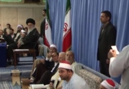 شعر خوانی شاعر پاکستانی درباره امام خمینی(ره) در محضر آیت الله خامنه‌ای