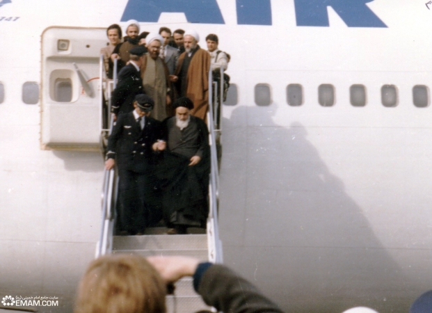 امام خمینی در فرودگاه مهرآباد