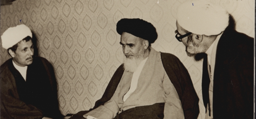 ایستاده در برابر خود