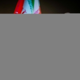 با مُشت گره کرده با مُشت گره کرده