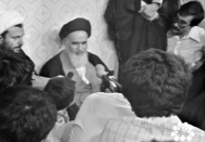 بازگشت حضرت امام(ره) از پاریس به ایران