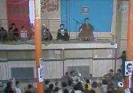 می‌کشند و به آتش می‌کشند و سر می‌برند