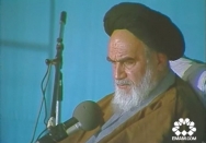 آدم بسیار مقدس آن بود که هیچ کار به کار جامعه نداشته باشد
