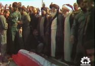 نماز آیت‌الله گلپایگانی بر پیکر مطهر امام خمینی (ره)